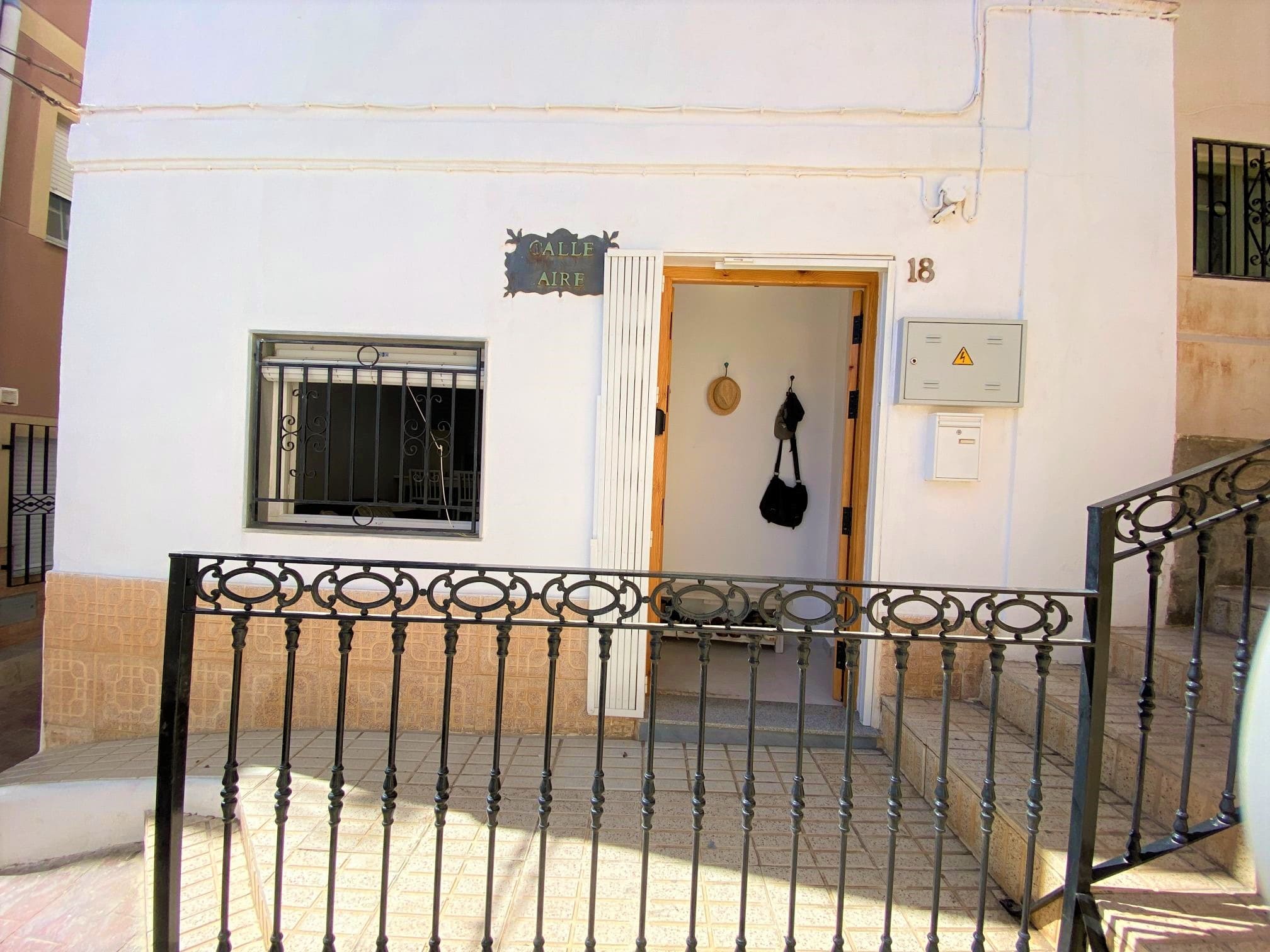 House 2 bed. 2 bath. To Let in Tabernas Spanish Property Expert